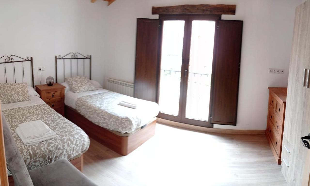 Casa Rural Gueilones, Parque Natural De Ponga Sobrefoz Εξωτερικό φωτογραφία