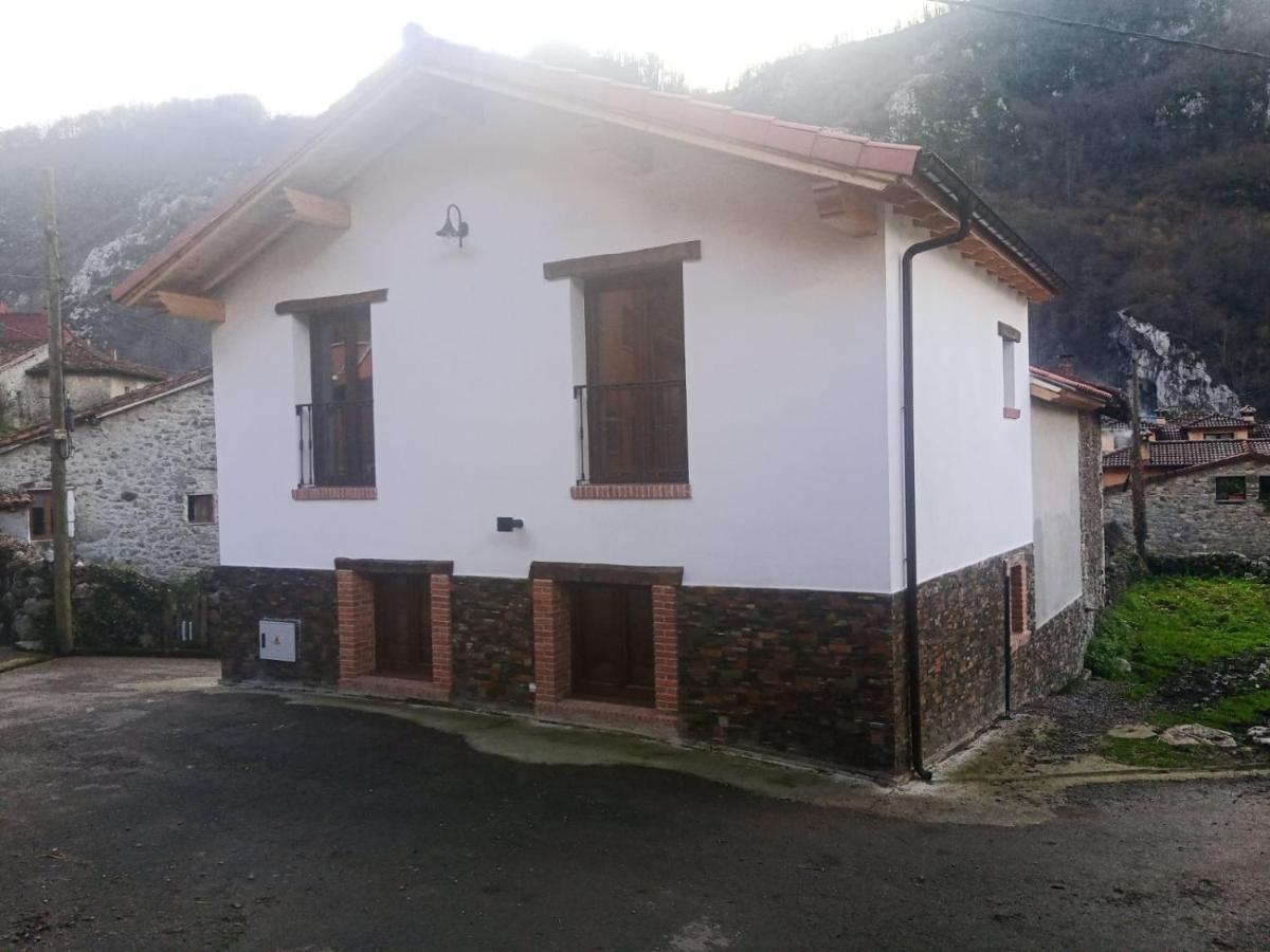 Casa Rural Gueilones, Parque Natural De Ponga Sobrefoz Εξωτερικό φωτογραφία
