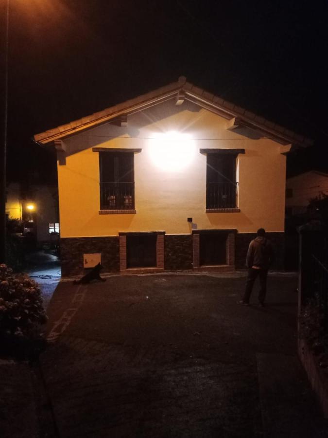 Casa Rural Gueilones, Parque Natural De Ponga Sobrefoz Εξωτερικό φωτογραφία